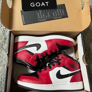 Air Jordan 1 mids